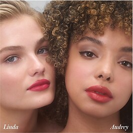 Legendary Serum Lipstick - Siero labbra idratante a lunga tenuta